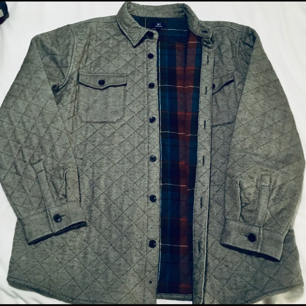 Men’s Long Sleeved Quilted Shirt size XL